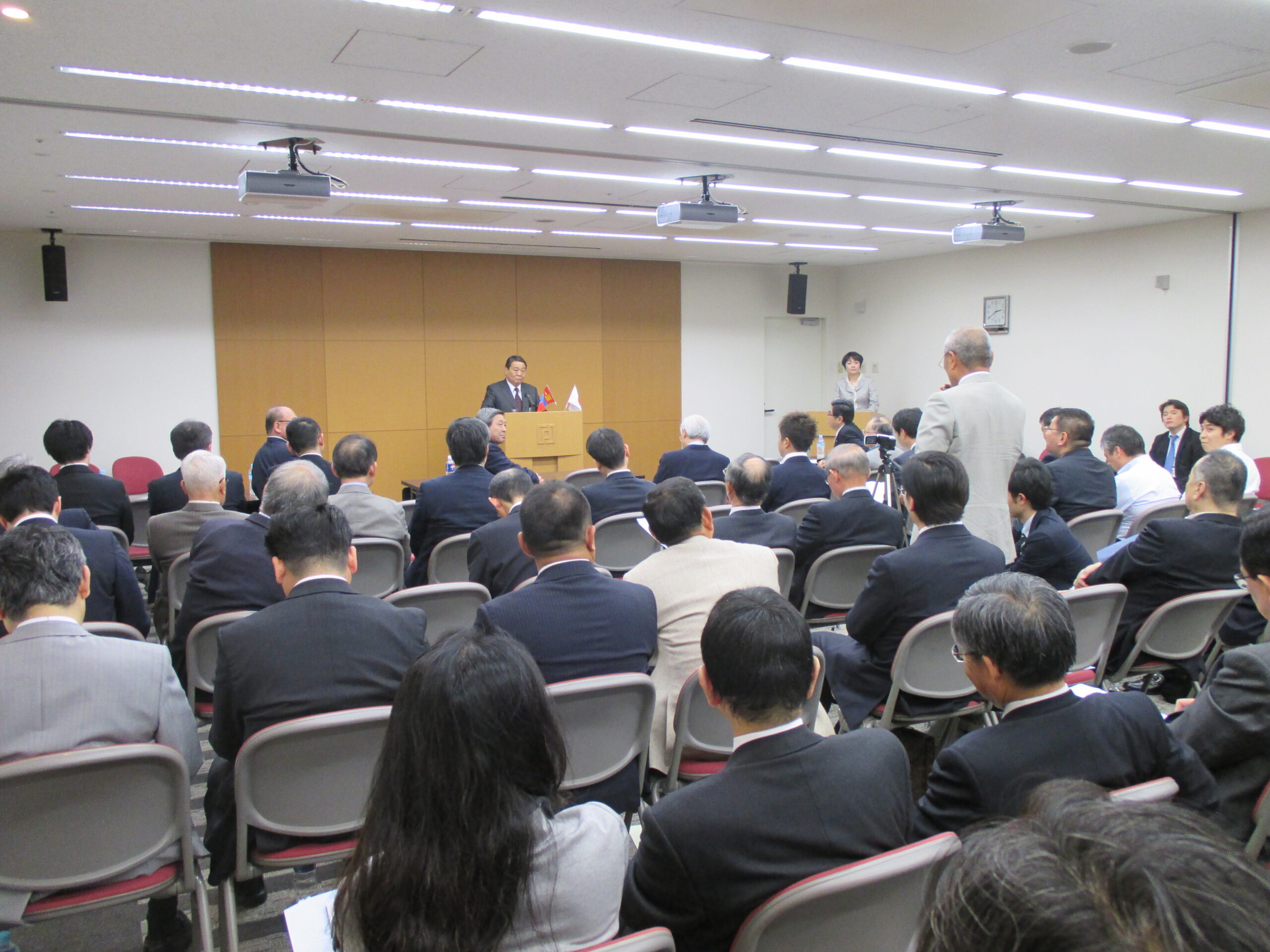 参加者の皆様からも多くのご質問をいただきました。
